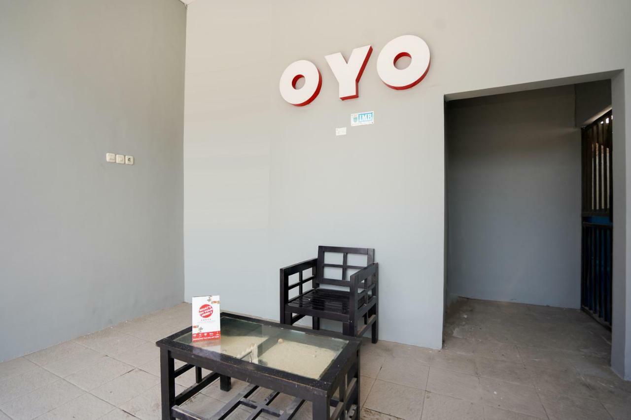 Oyo 1316 Mentari Family Homestay Probolinggo Exterior photo